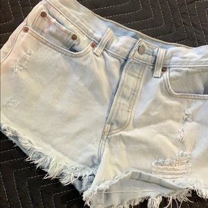 Mid-Rise Levi’s Shorts